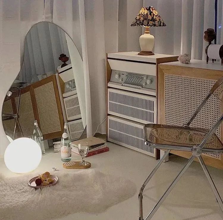 bedroom decorative mirror