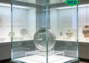 Museum Laminated AR Glass